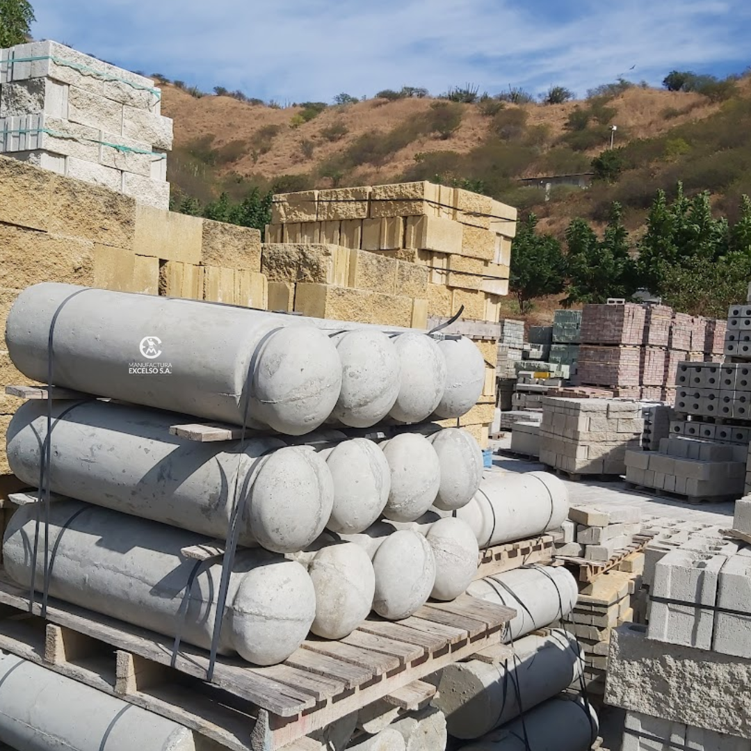 Foto de producción paletizada de bolardo tipo cabeza redonda en concreto.